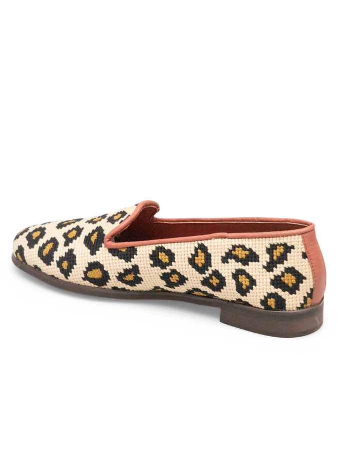 BY PAIGE - NEEDLEPOINT LOAFER - SIZE 8 - LEOPARD ON TAN