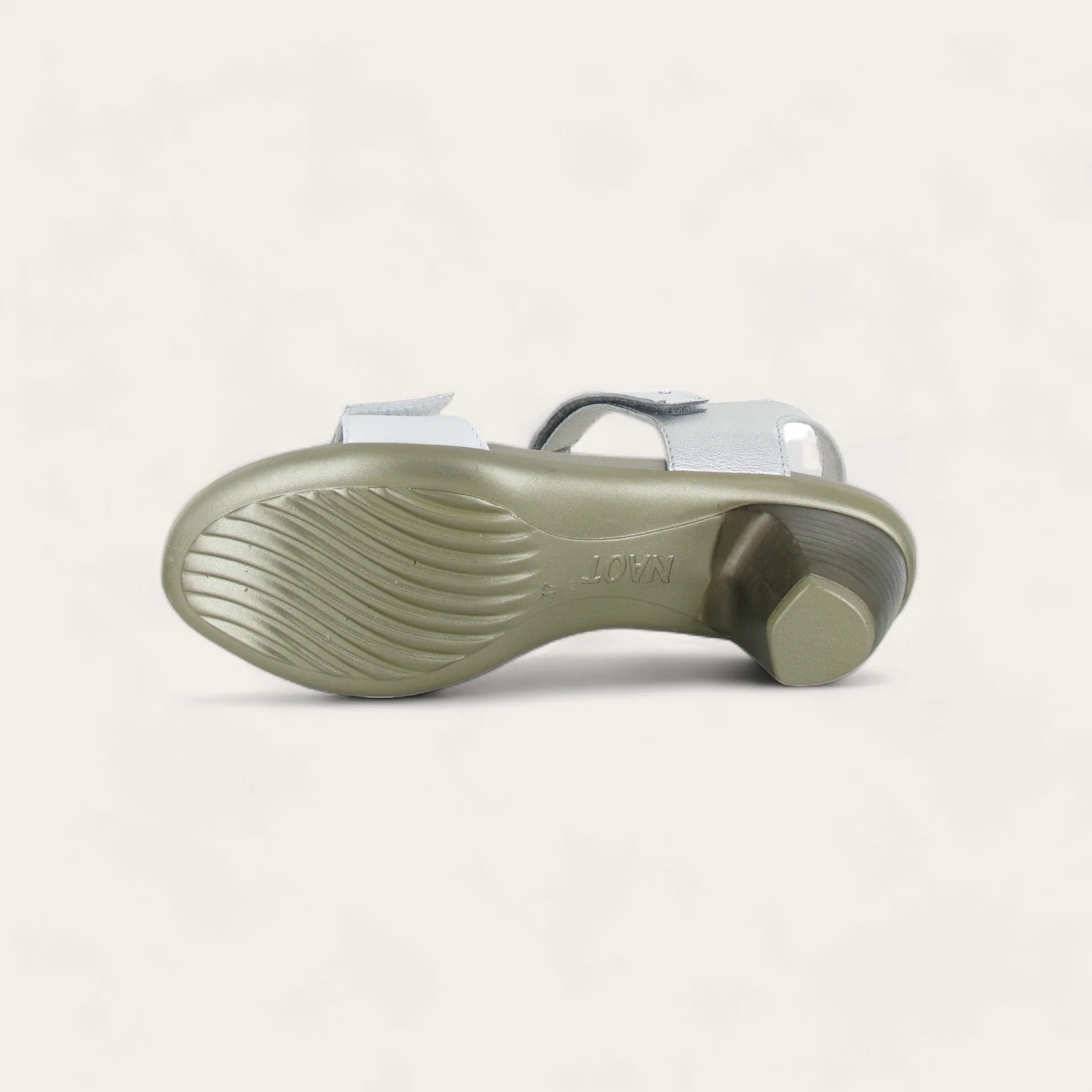 NAOT - EXTANT - SIZE 37 - SOFT SILVER/PEARL WHITE LTHR