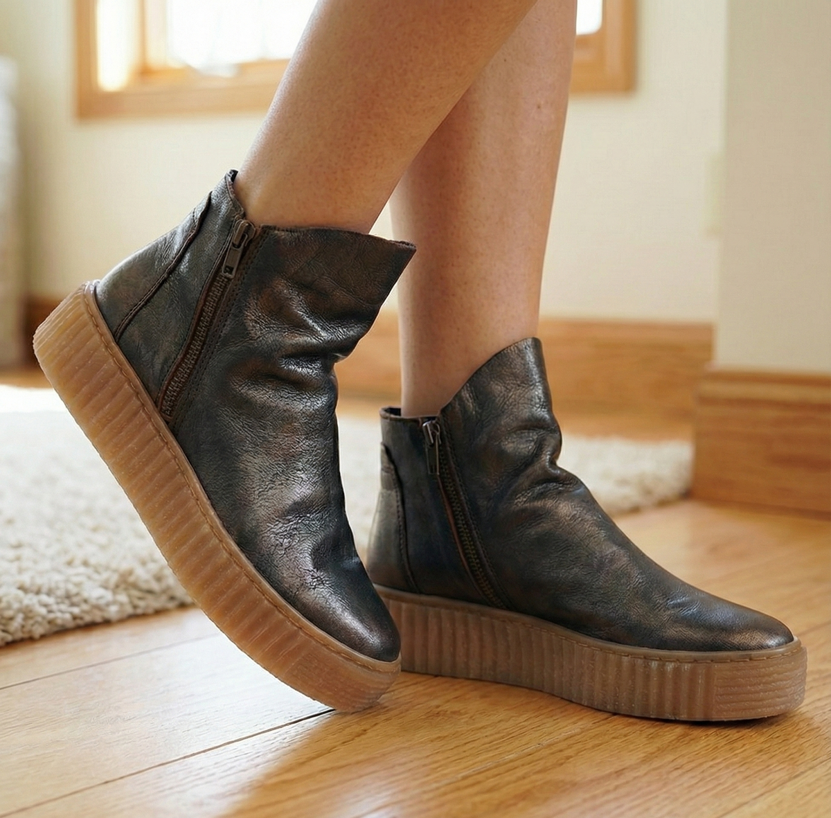 Eric Michael Zelda in Brown — view 2