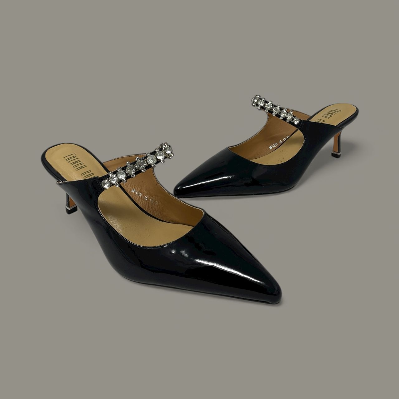 FRENCH COMFORT - ALINA - SIZE 9 - BLACK