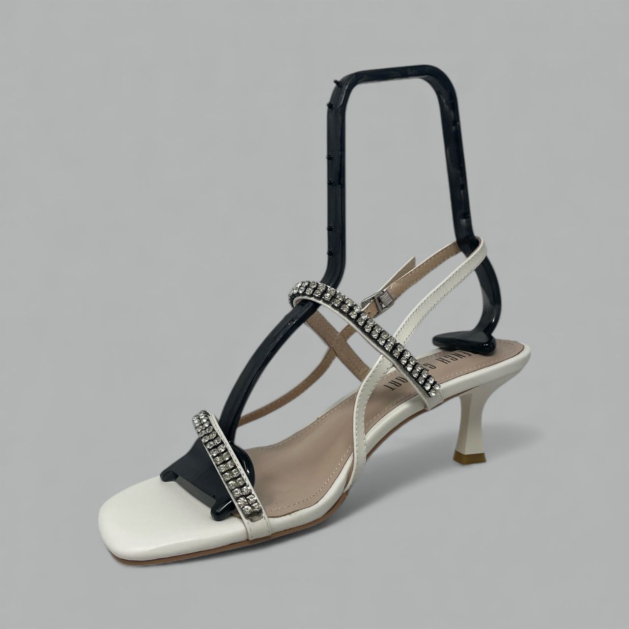 FRENCH COMFORT - CANDICE - SIZE 9 - WHITE