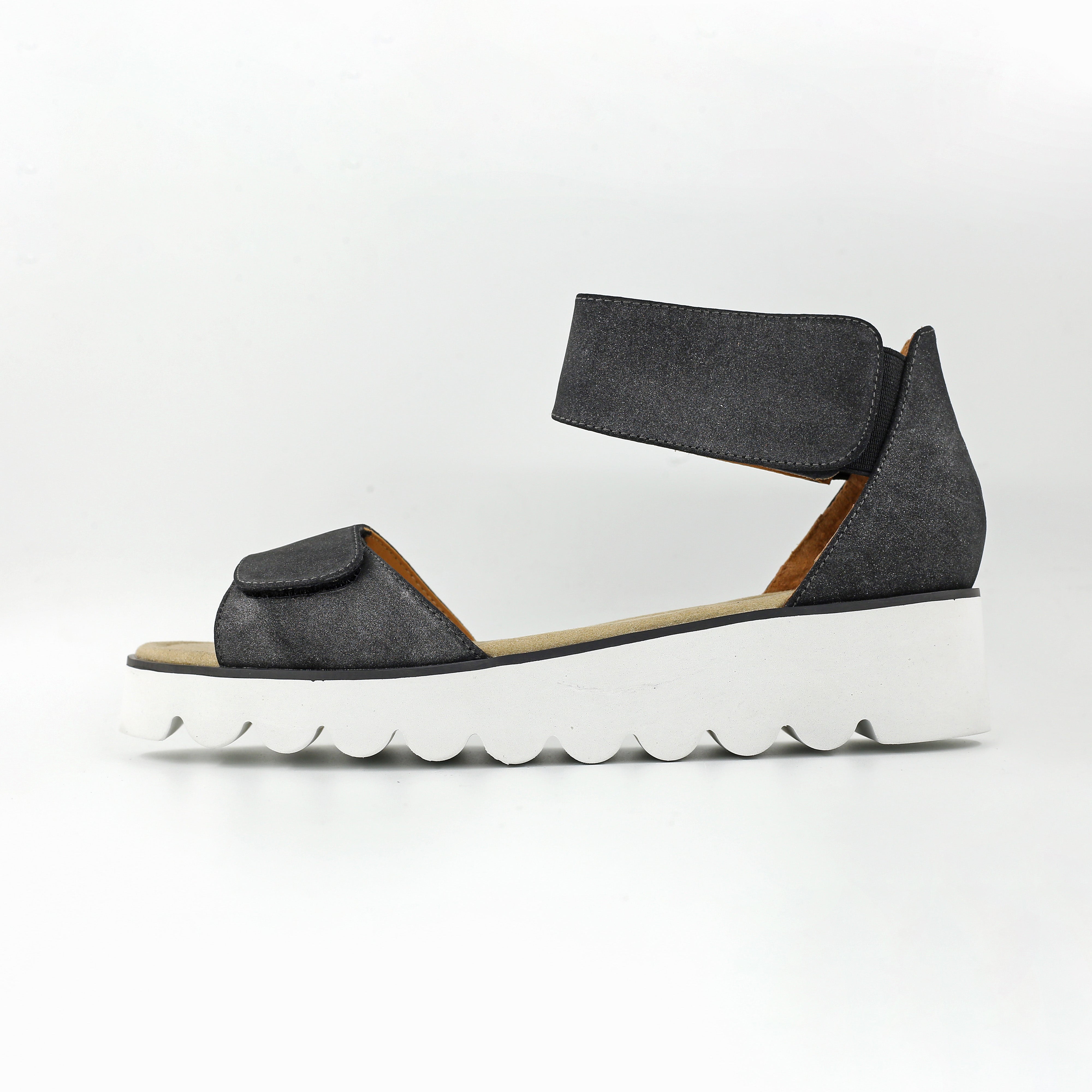 FRENCH COMFORT - ANITA - SIZE 9.5 - BLACK