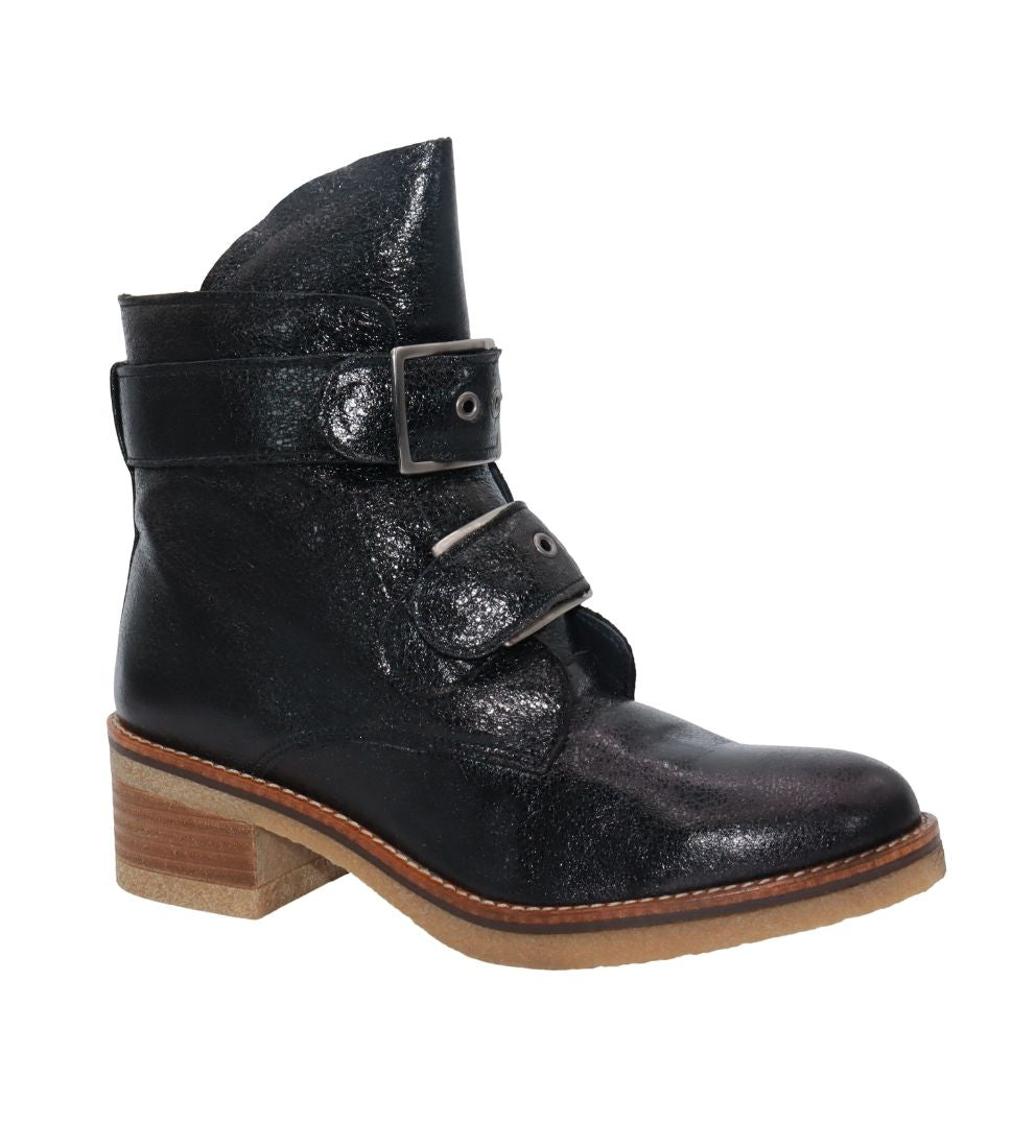 ERIC MICHAEL - JUSTINA
