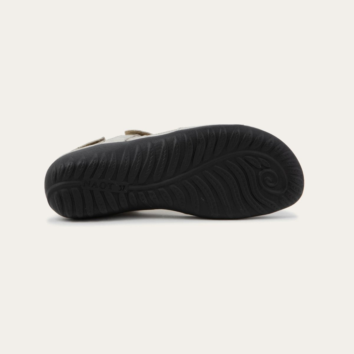 Kai in Quartz Metalic Leather, product view 4