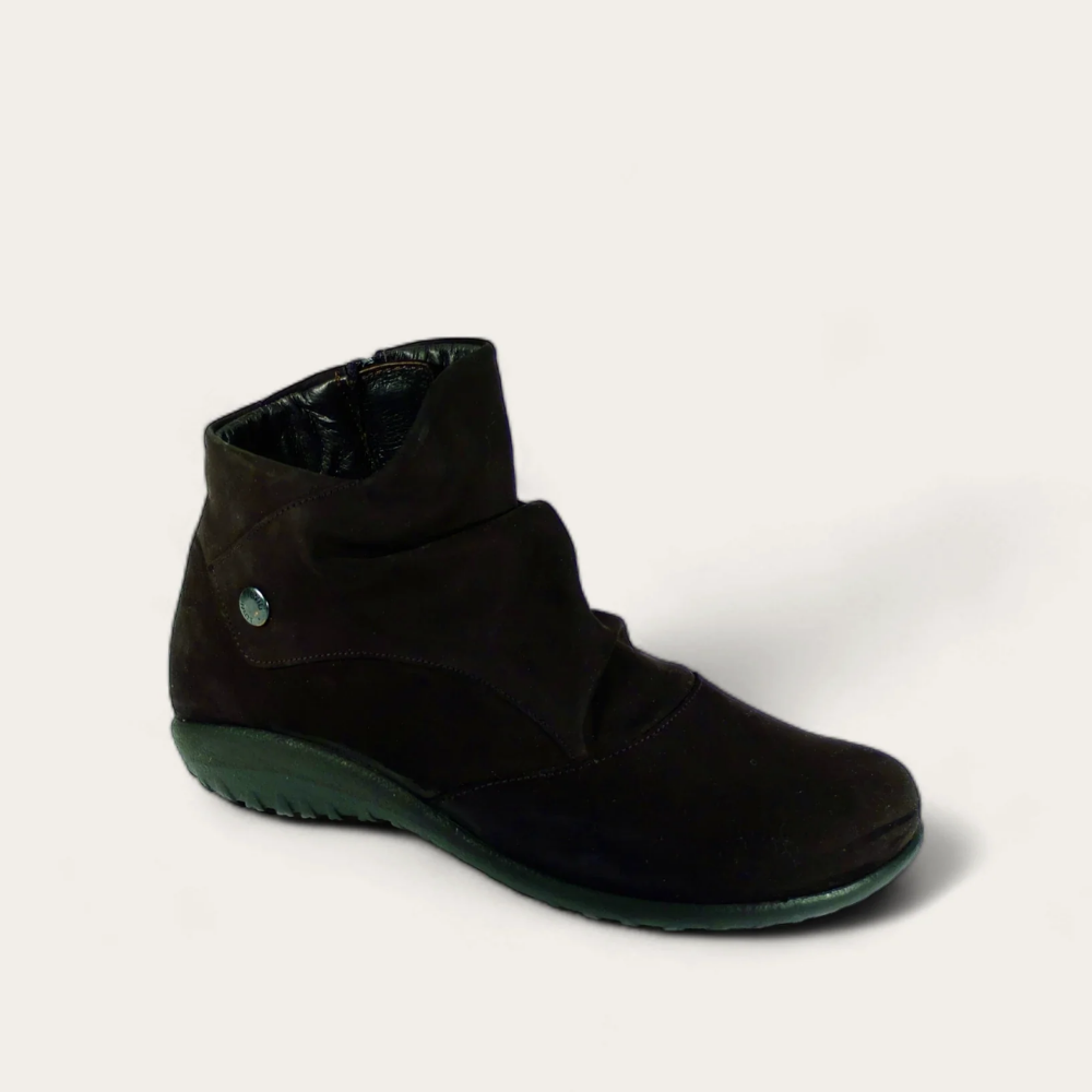 Kahika in Black Velvet Nubuck, product view 1
