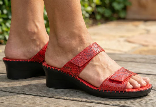 La Plume - Nina Adjustable Metatarsal Sandal
