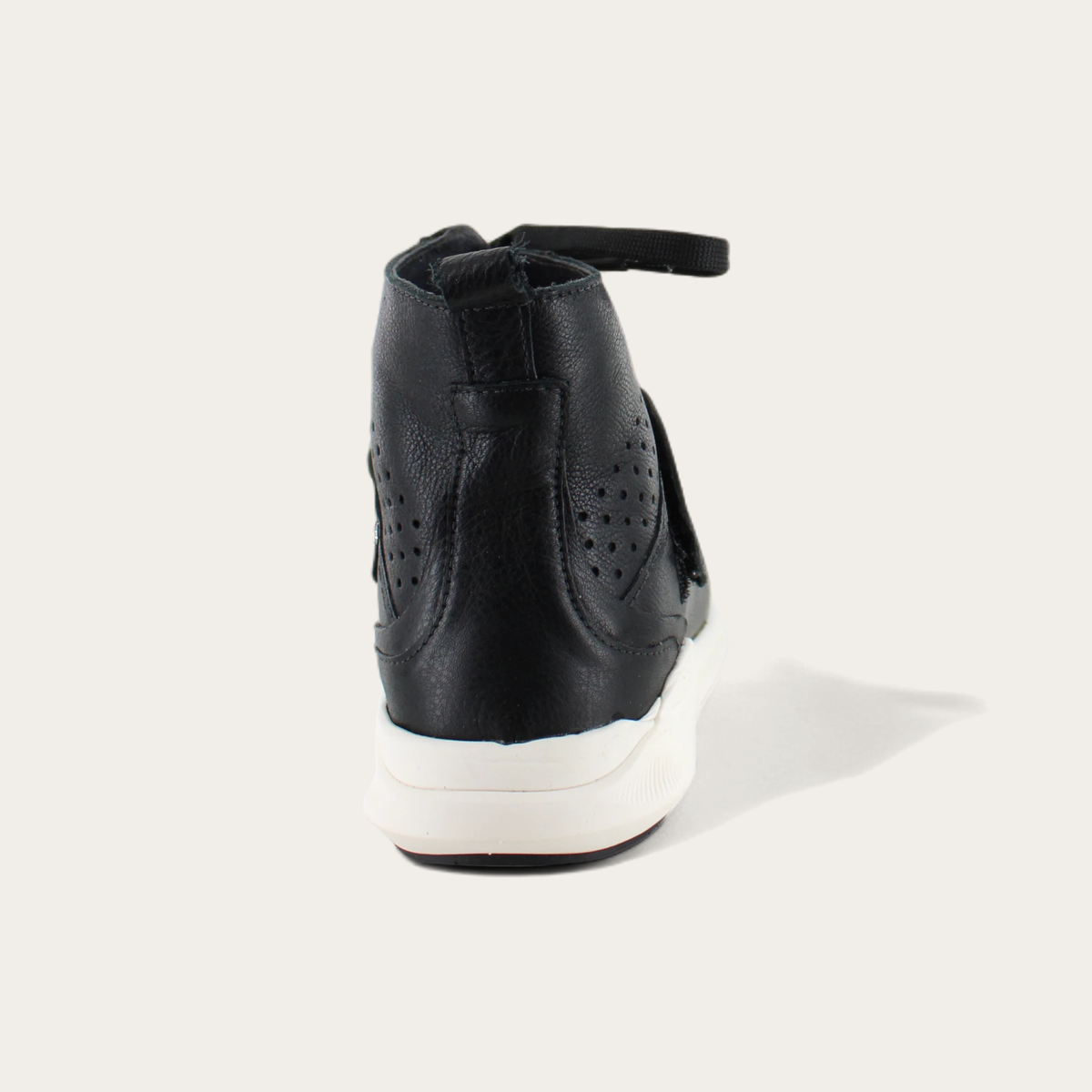 Oxygen in Soft Black Leather, product view 3