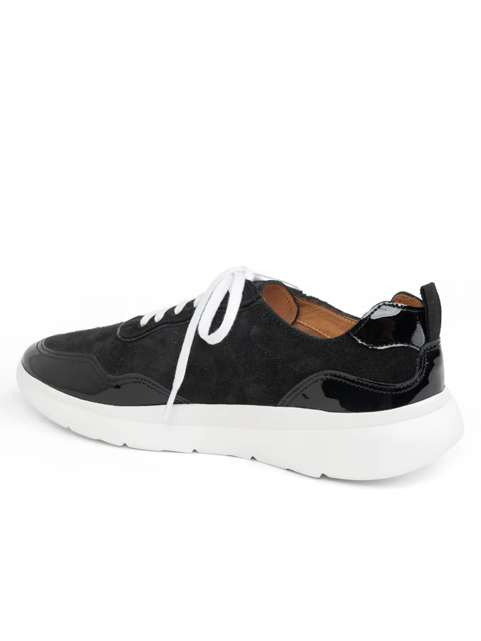 Patricia Green - Travel Sneaker