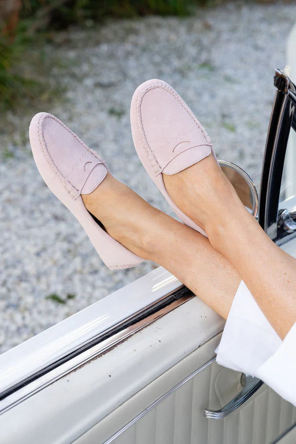 PATRICIA GREEN - JANET SCALLOPED PENNY LOAFER DRIVING SHOE - SIZE 7.5 - BLUSH SUEDE