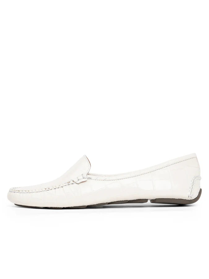 PATRICIA GREEN - JILLIAN DRIVING MOCCASIN IN CROCODILE - SIZE 7 - BONE CROCODILE