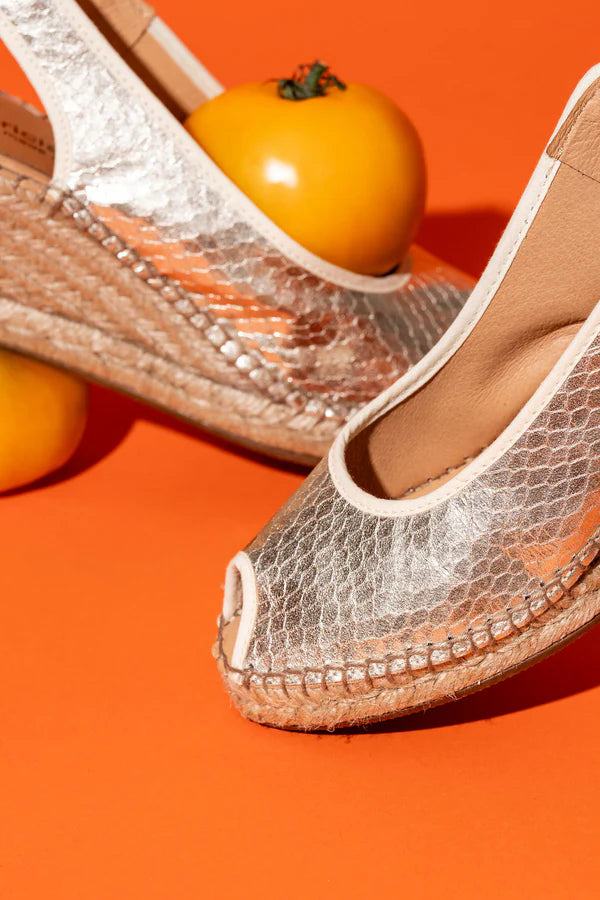 PATRICIA GREEN - NICOLA PEEP TOE ESPADRILLE - SIZE 7 - GOLD METALLIC SNAKE