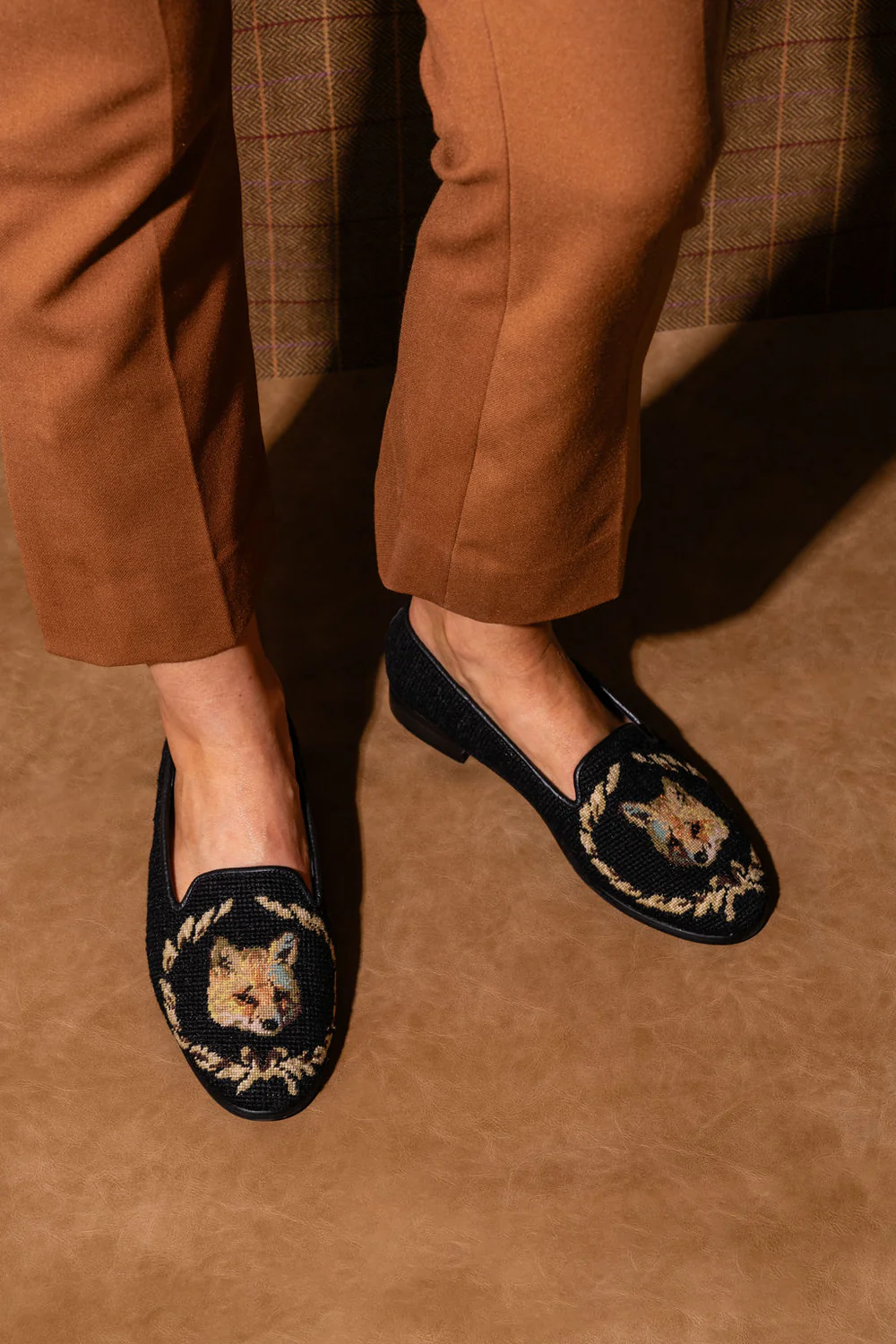 BY PAIGE - NEEDLEPOINT LOAFER - SIZE 7.5 - FOX AND WREATH