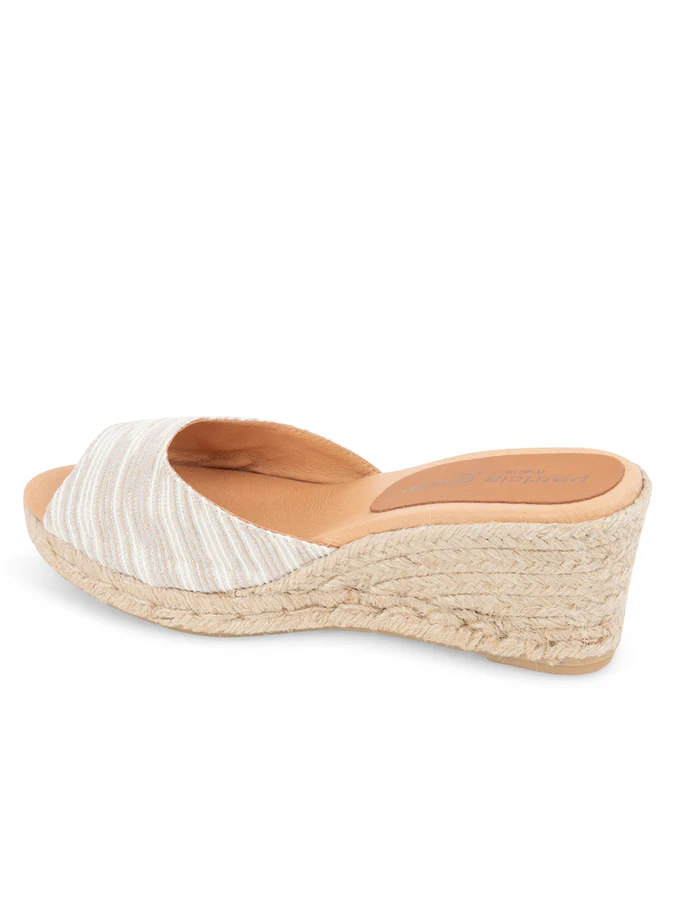 PATRICIA GREEN - VERONA SLIP ON ESPADRILLE - SIZE 9 - METALLIC PEARL
