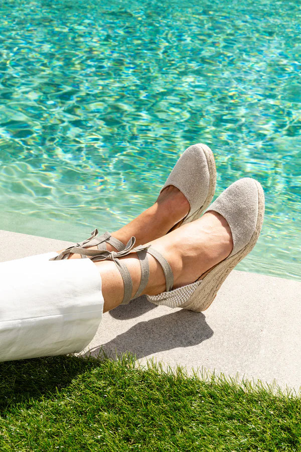 PATRICIA GREEN - LEON CLOSED TOE LACE UP ESPADRILLE - SIZE 10 - NATURAL