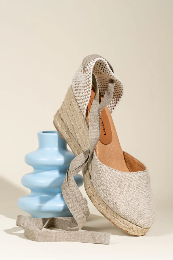 PATRICIA GREEN - LEON CLOSED TOE LACE UP ESPADRILLE - SIZE 10 - NATURAL