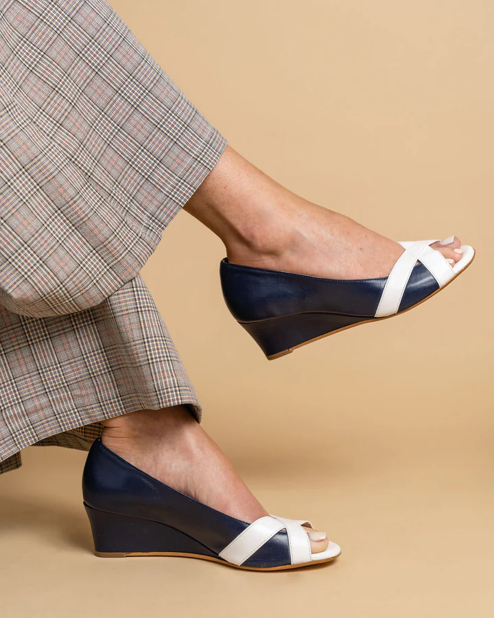 PATRICIA GREEN - COMO PEEP TOE WEDGE - SIZE 8 - NAVY/WHITE