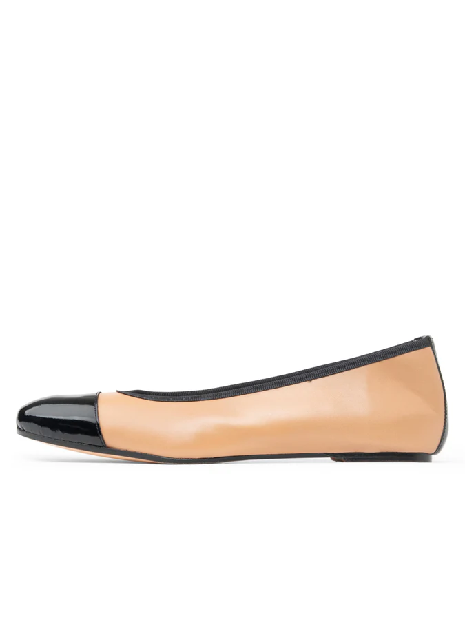 PATRICIA GREEN - ADELE CAP TOE BALLET FLAT - SIZE 10 - NUDE/BLACK PATENT