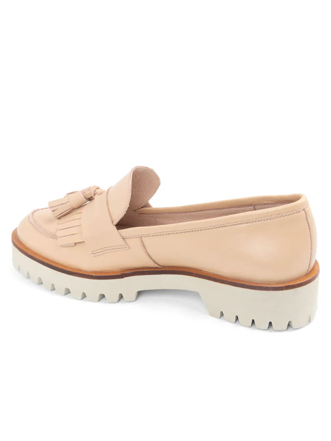 PATRICIA GREEN - BECKHAM TASSEL LUG LOAFER - SIZE 8 - NUDE