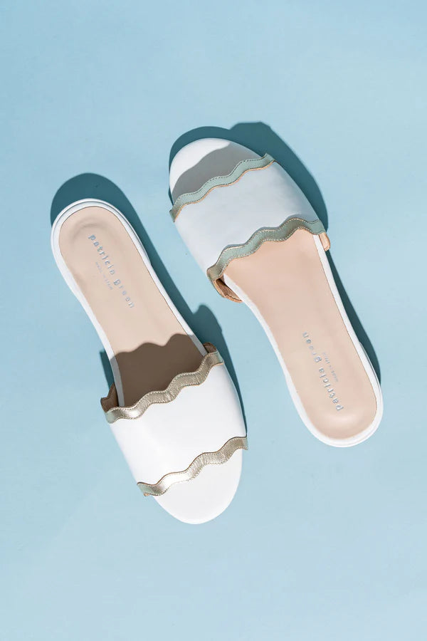 PATRICIA GREEN - EMMA SCALLOPED FLAT SANDAL - SIZE 9 - WHITE/GOLD LEATHER