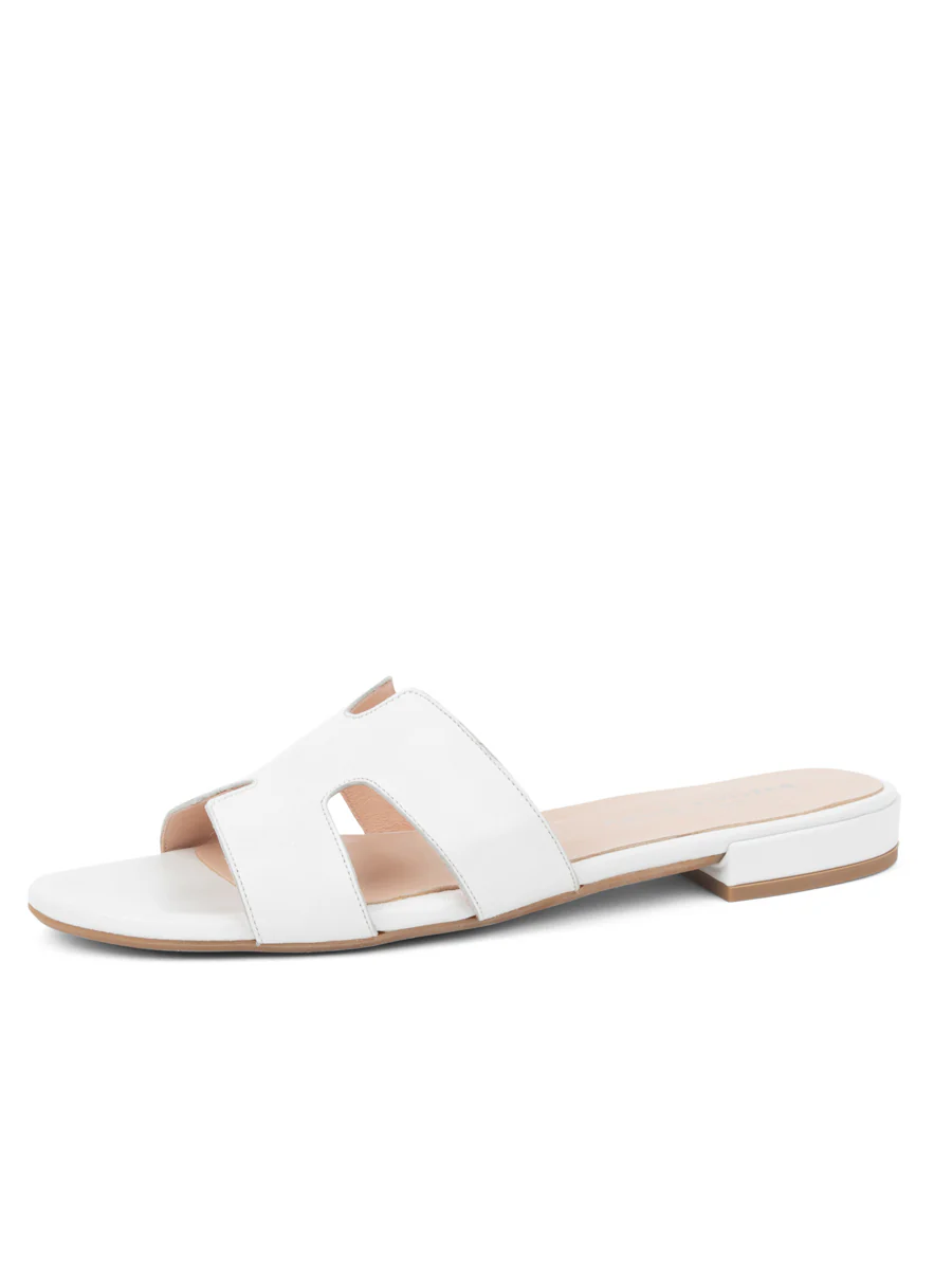 PATRICIA GREEN - HALLIE FLAT SANDAL - SIZE 7 - WHITE