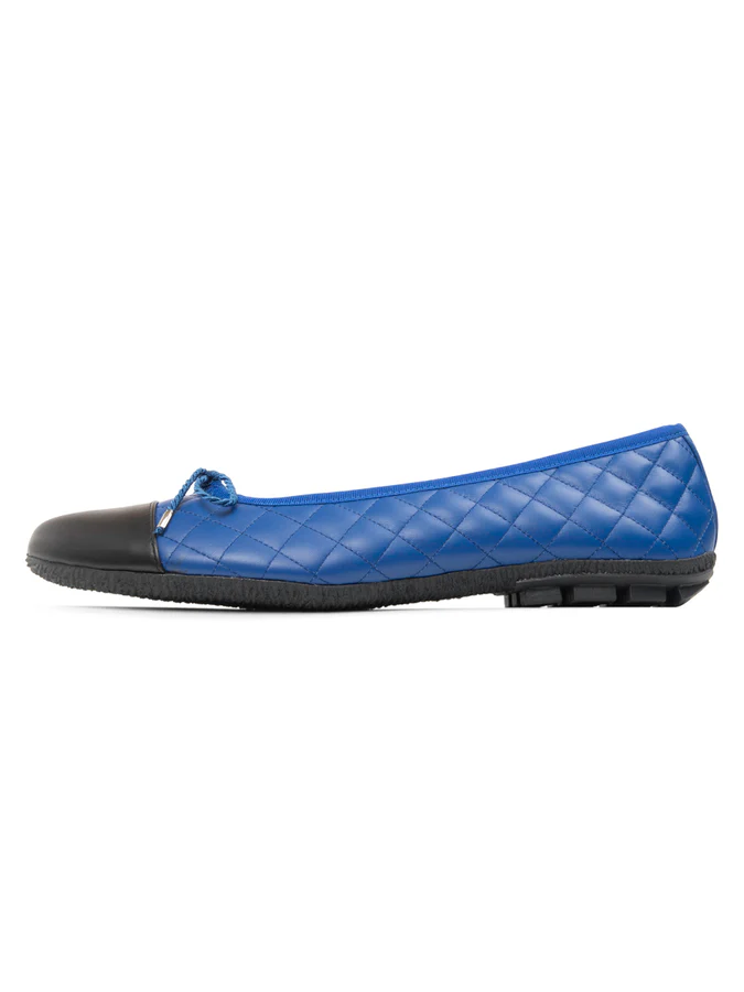 PAUL MAYER - COZY QUILTED LEATHER BALLET FLAT - SIZE 6 - BLACK/COBALT BLUE