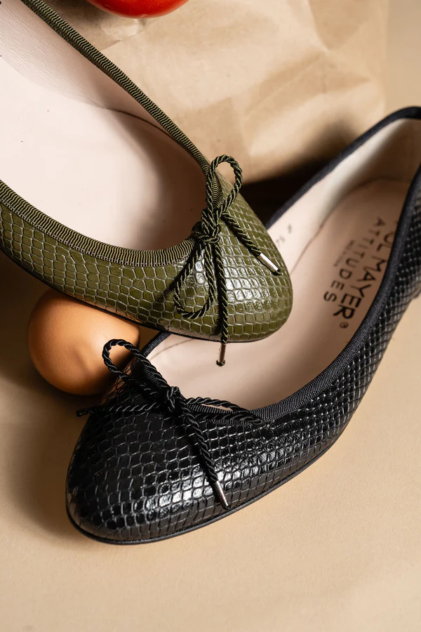 PAUL MAYER -LUXE TEXTURED LEATHER BALLET FLAT - SIZE 7.5 - BLACK