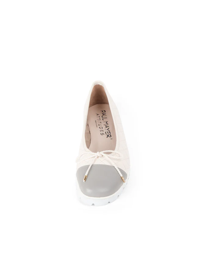 PAUL MAYER - COZY LUG SOLE BALLET - SIZE 6 - SILVER/IVORY