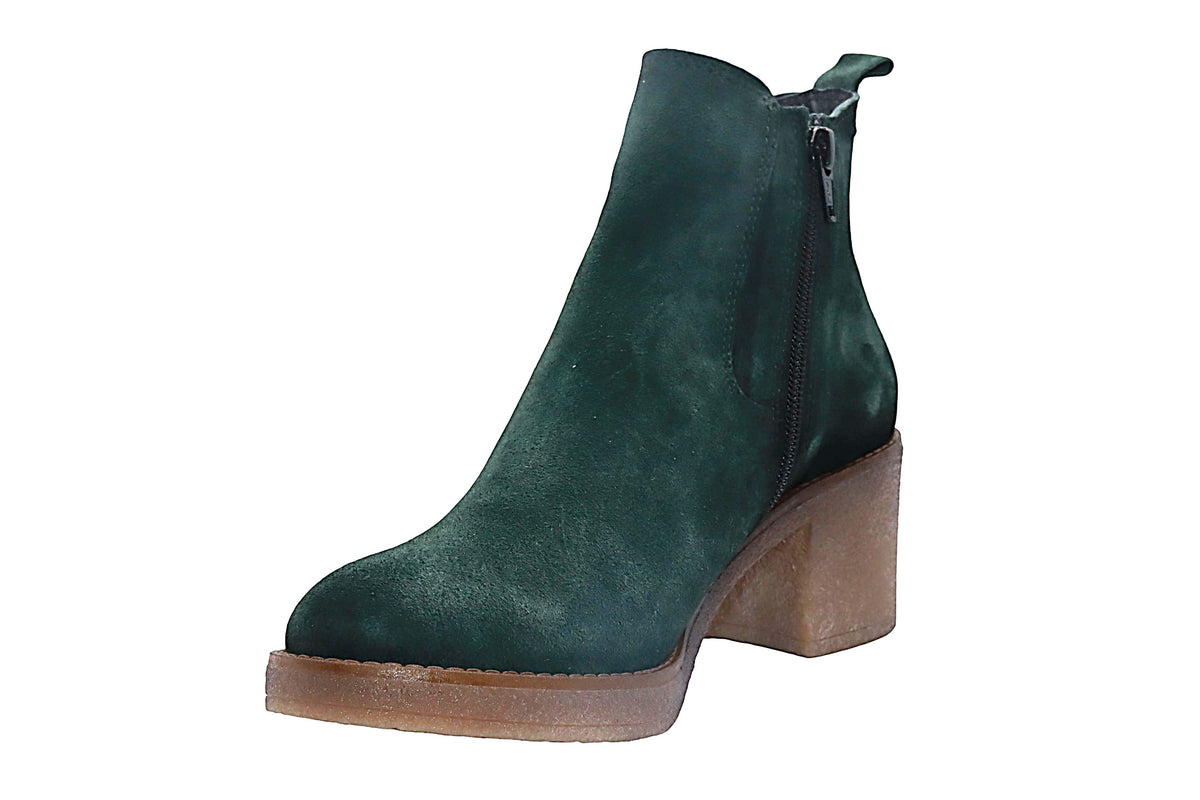 Eric Michael Perla in Green — view 6