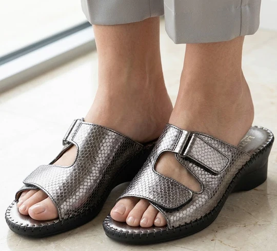La Plume - Sheila Women’s Adjustable Comfort Sandal