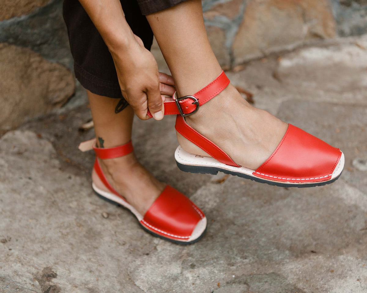 Pons Classic Strap, Red, gallery view 4