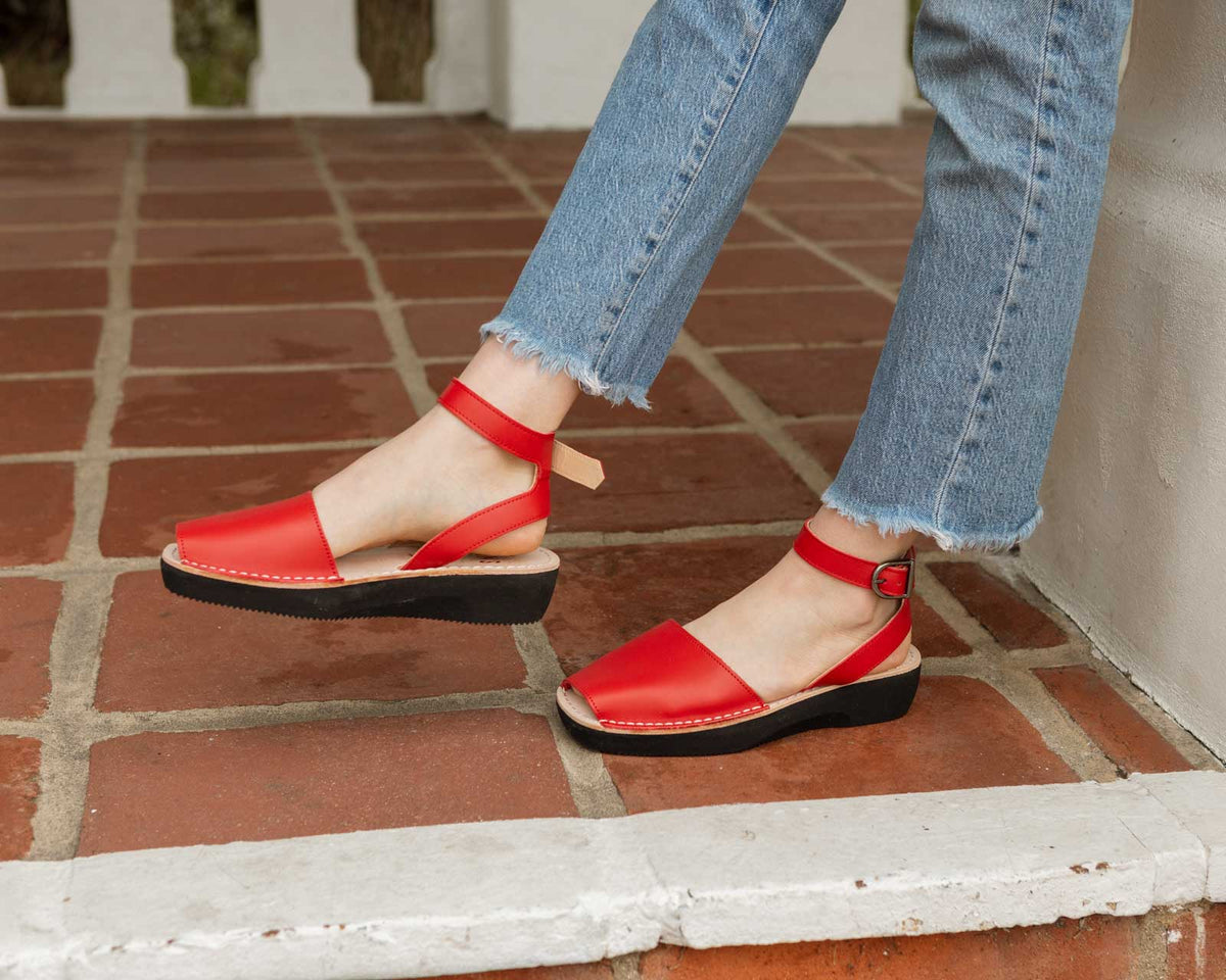 Pons Mediterranean, Red, gallery view 5