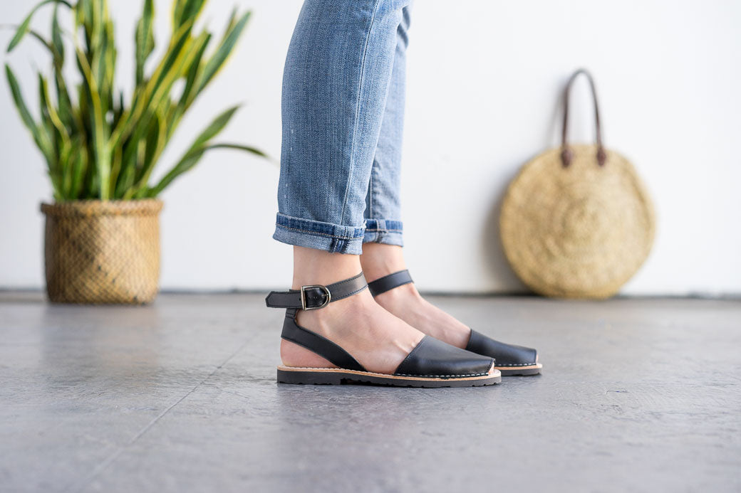 Pons Classic Strap, Black, gallery view 4