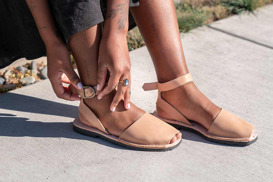 Pons Classic Strap, Tan, gallery view 5