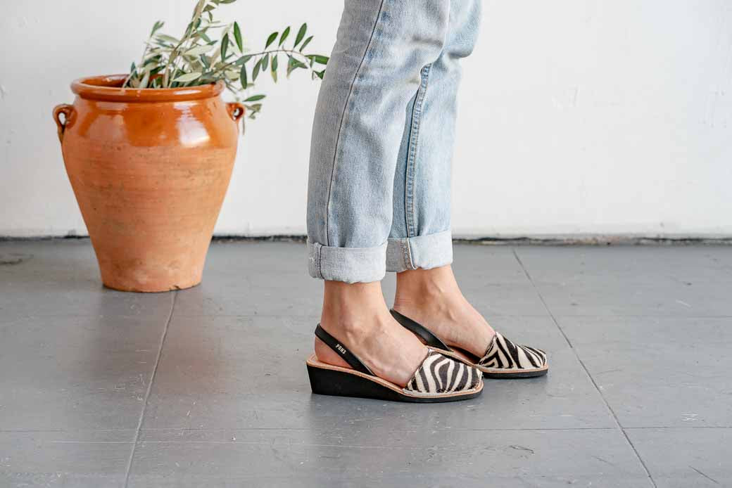 Pons Wedge Animal Prints, Zebra, gallery view 4