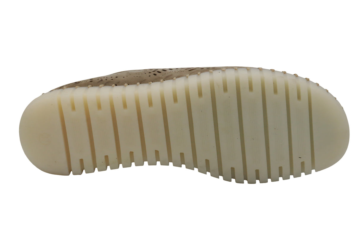 Eric Michael Stella in Beige — view 9