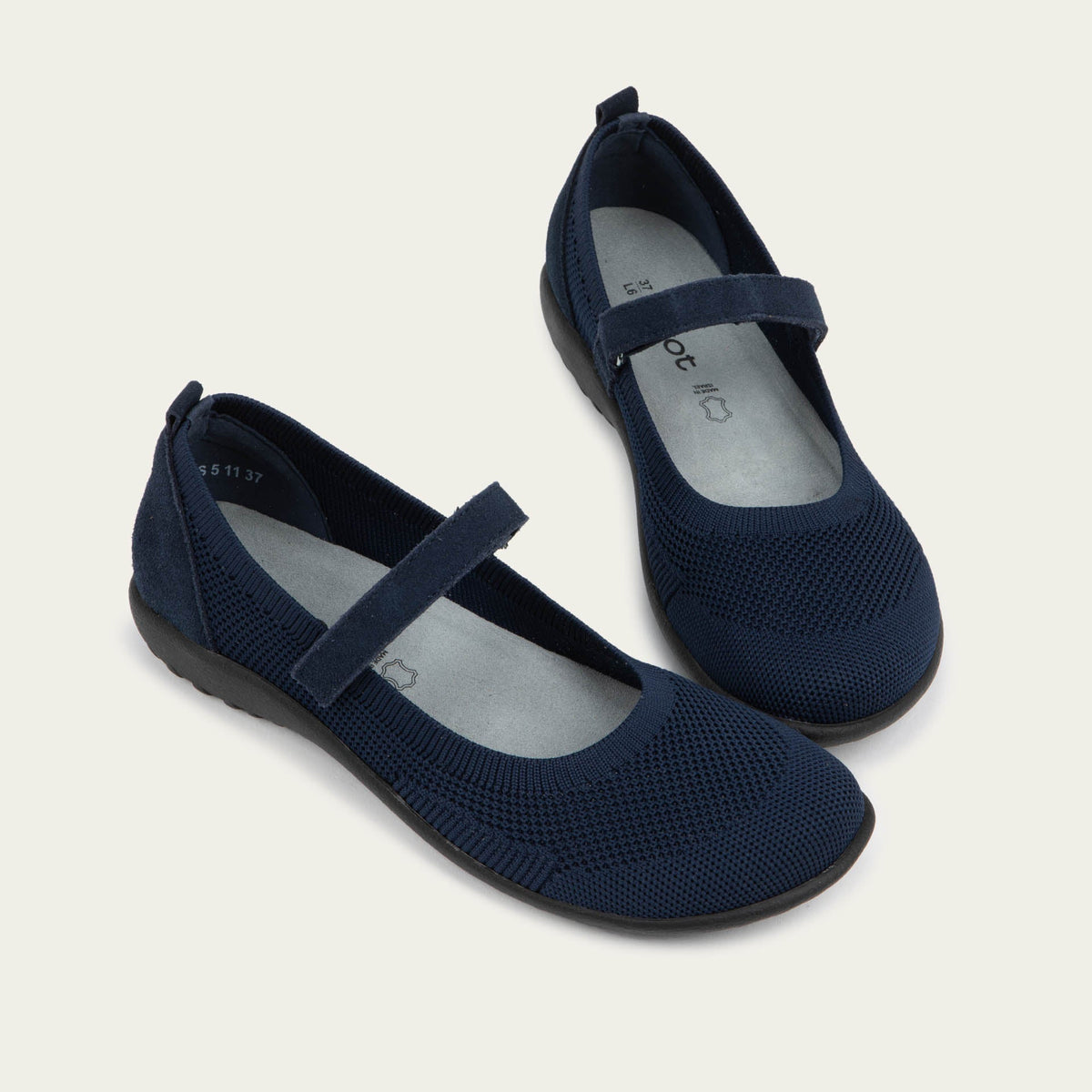 Taranaki in Navy Knit, product view 6