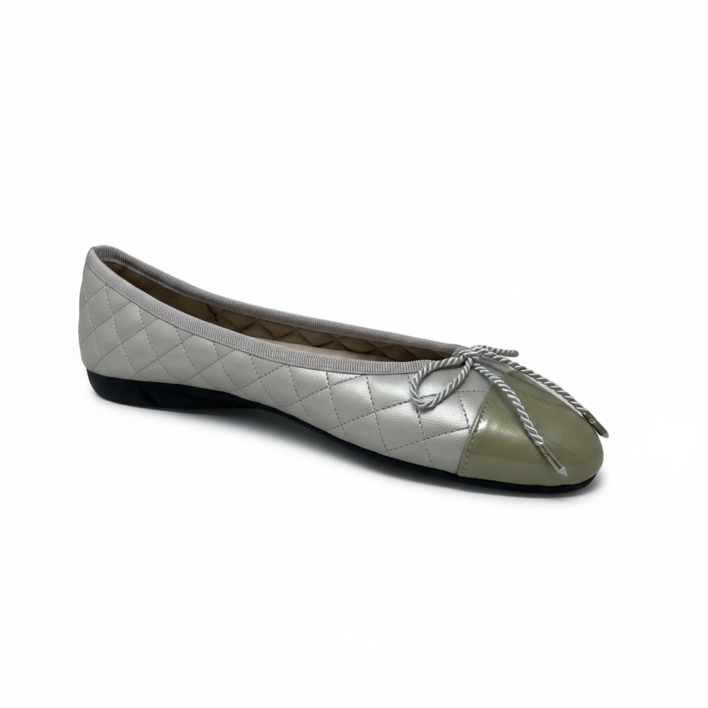 PAUL MAYER - BEST QUILTED LEATHER BALLET FLAT  - SIZE 6 - PATENT SILVER / SOFT GLOW SILVER