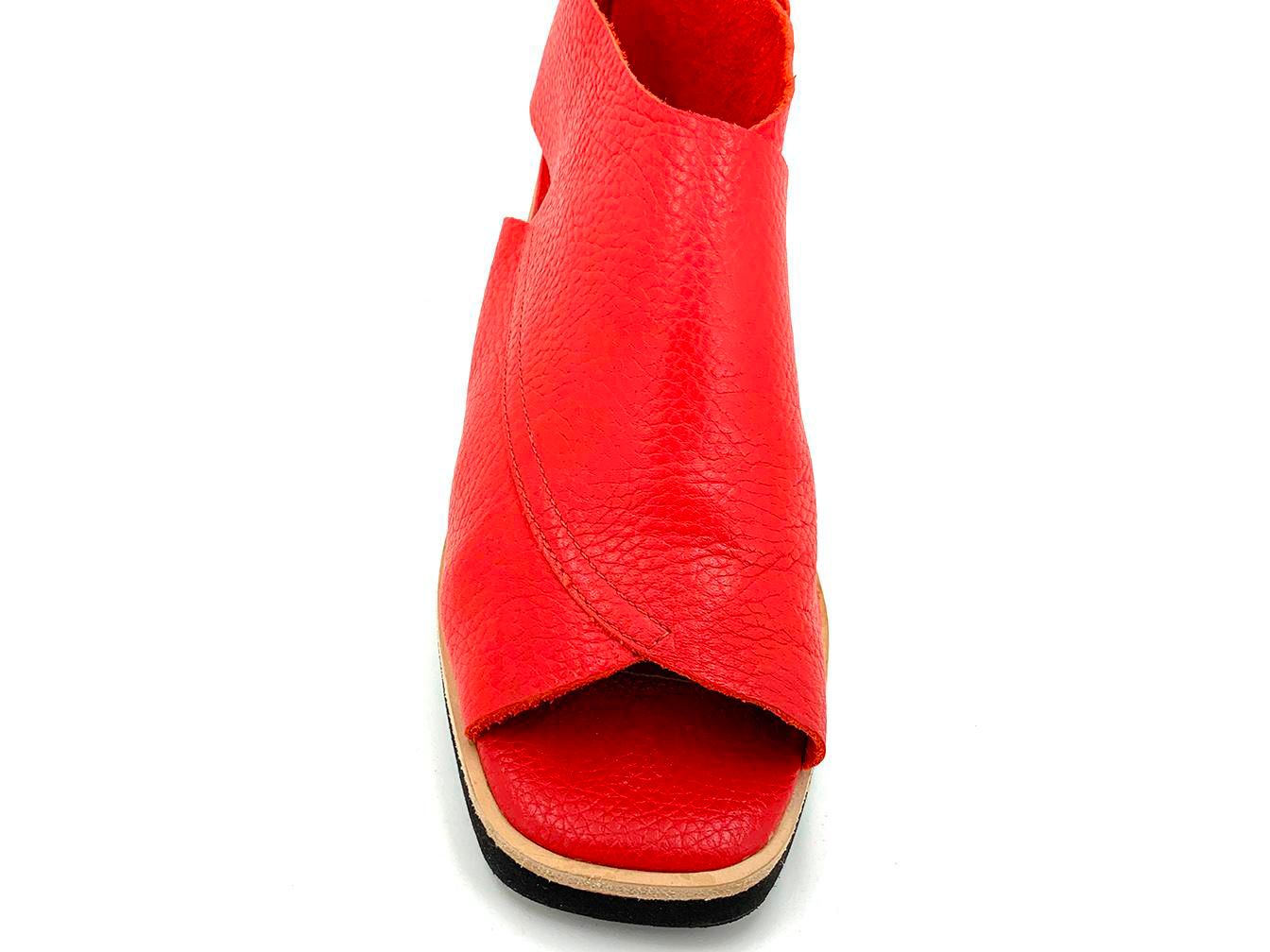 L'AMOUR DES PIEDS – QIANA - SIZE 8.5 - RED
