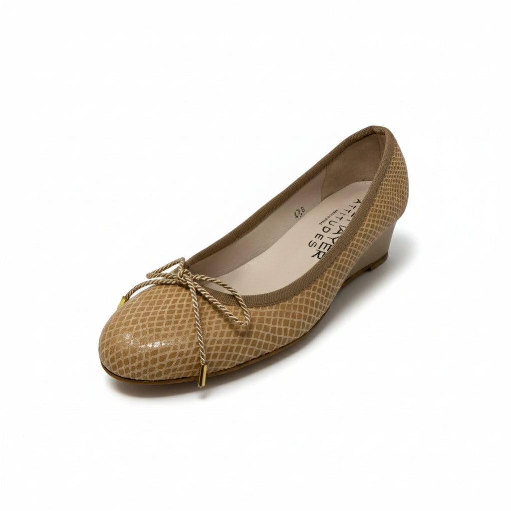 PAUL MAYER - NOBLE LEATHER WEDGE - SIZE 6.5 - VIPA SUEDE NATURAL