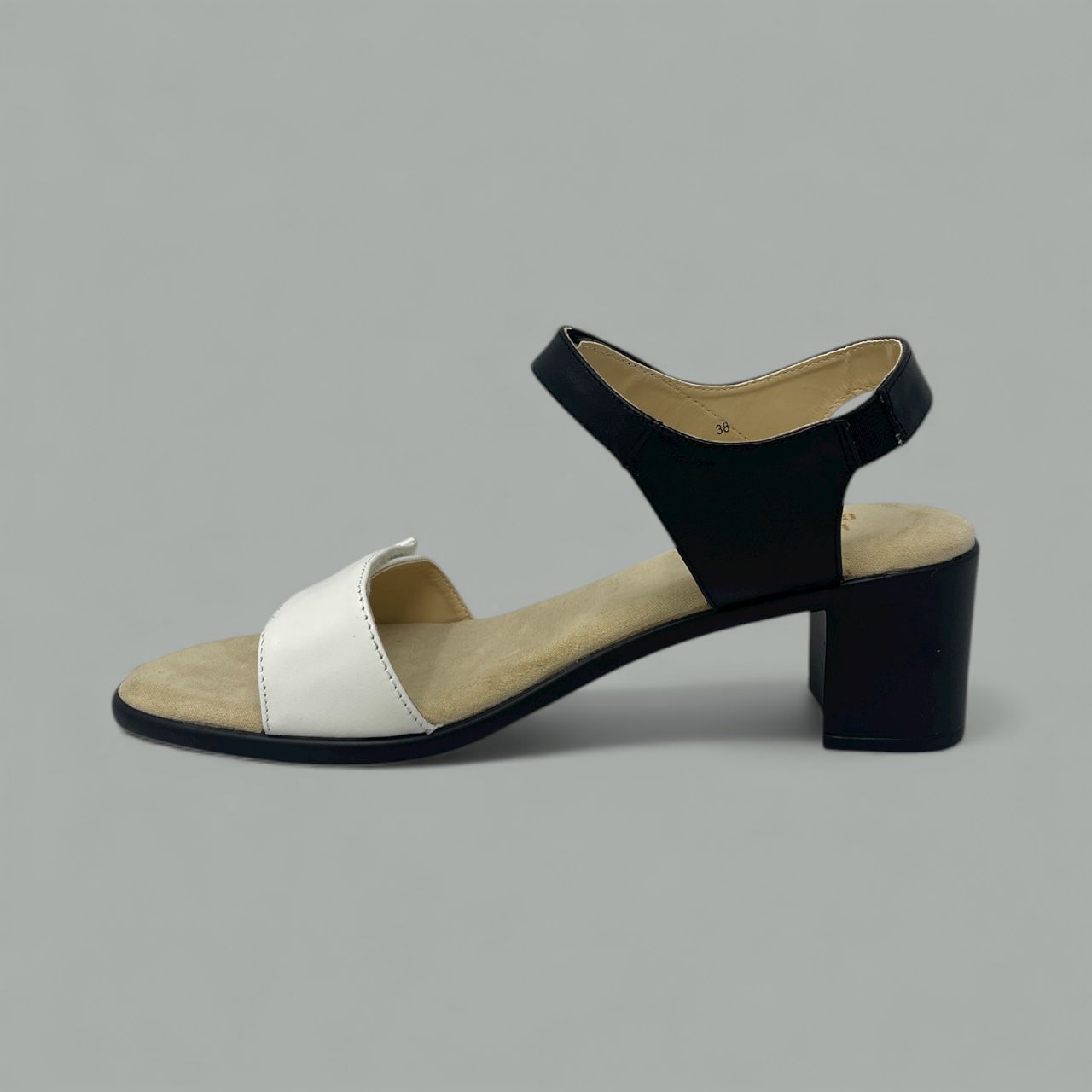 FRENCH COMFORT - DELRAY - SIZE 8 - WHITE/BLACK