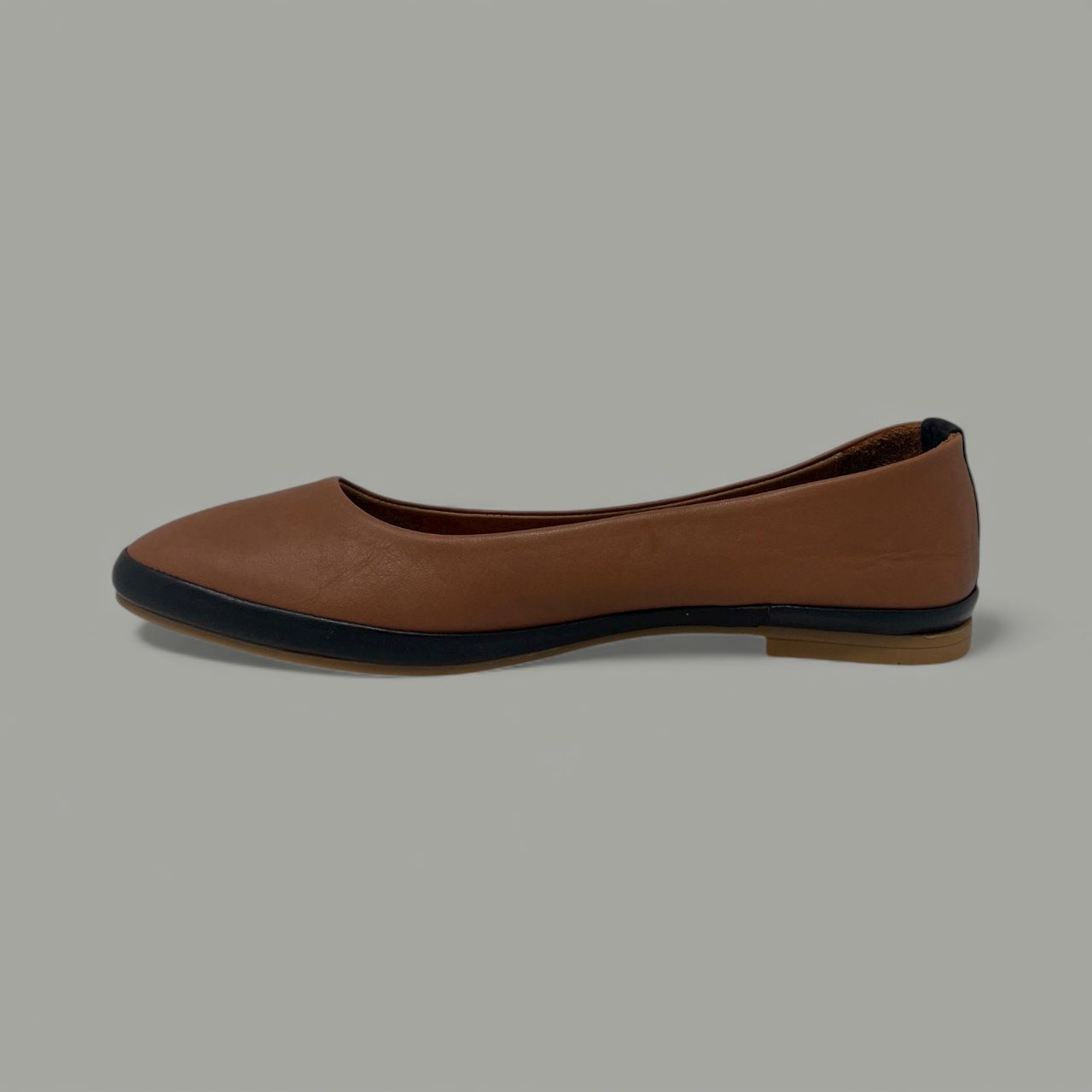 BONAVI - VIVIAN POINTED FLAT- SIZE 39 - BLACK TAN