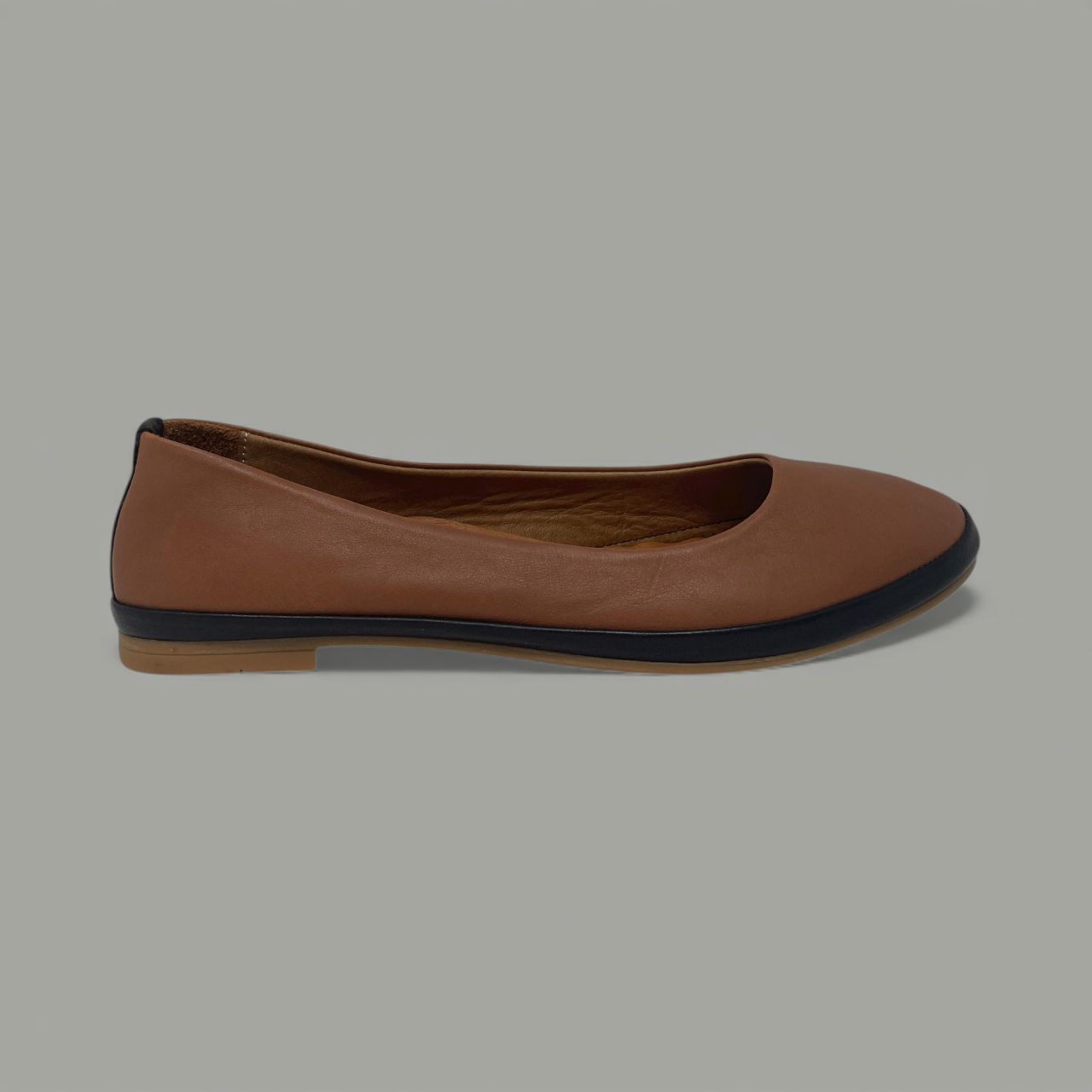 BONAVI - VIVIAN POINTED FLAT- SIZE 39 - BLACK TAN