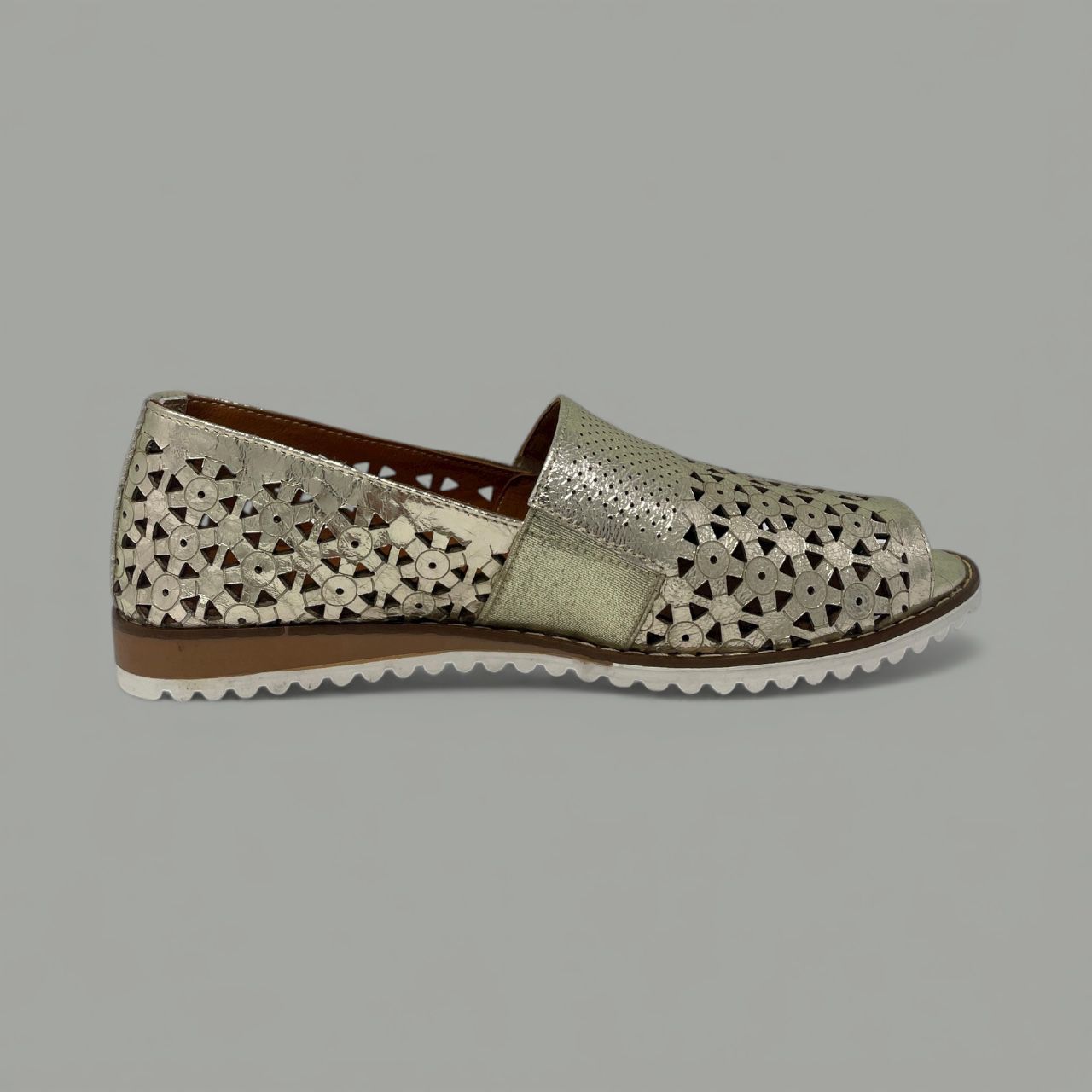 BONAVI - LOREN METALLIC LASER-CUT PEEP-TOE FLAT - SIZE 36 - GOLD