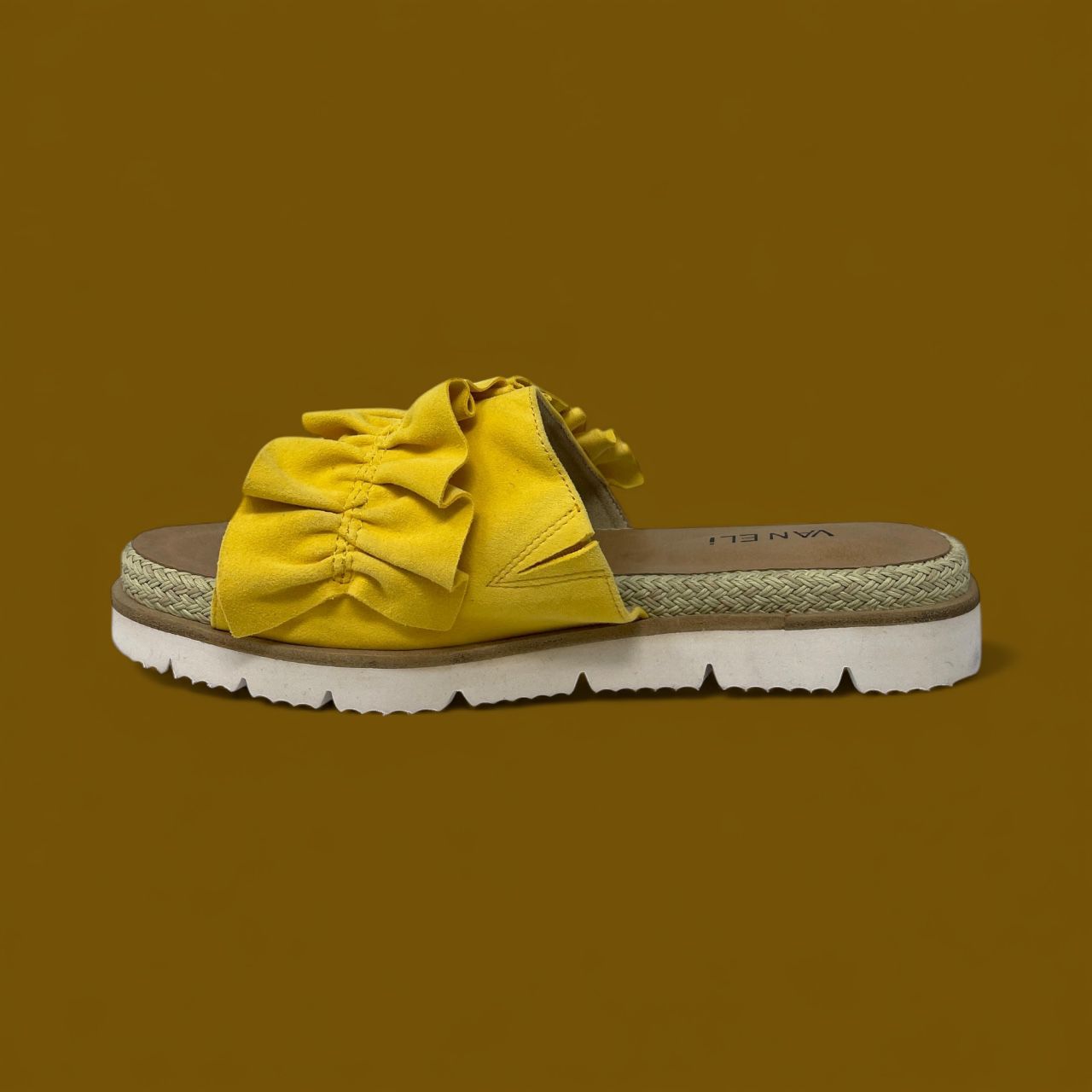 VANELI - YELLOW RUFFLE PLATFORM SLIDE - SIZE 8 - YELLOW