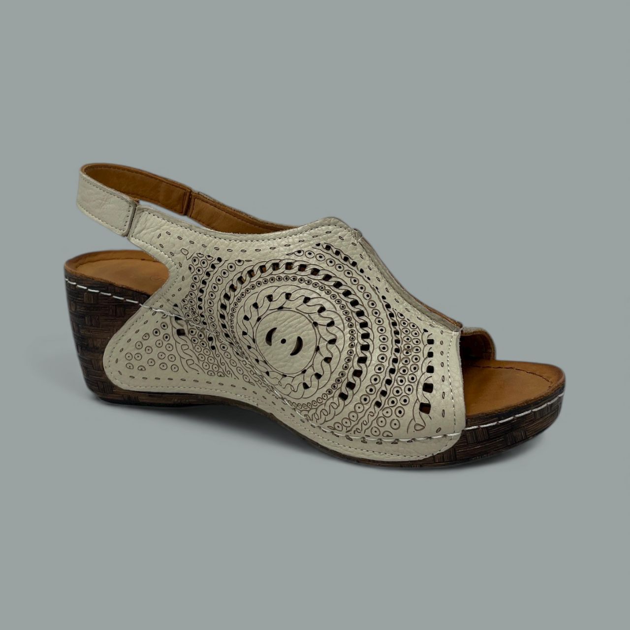 LA PINTA - ARTISAN COMFORT WEDGE - SIZE 36 - BEIGE