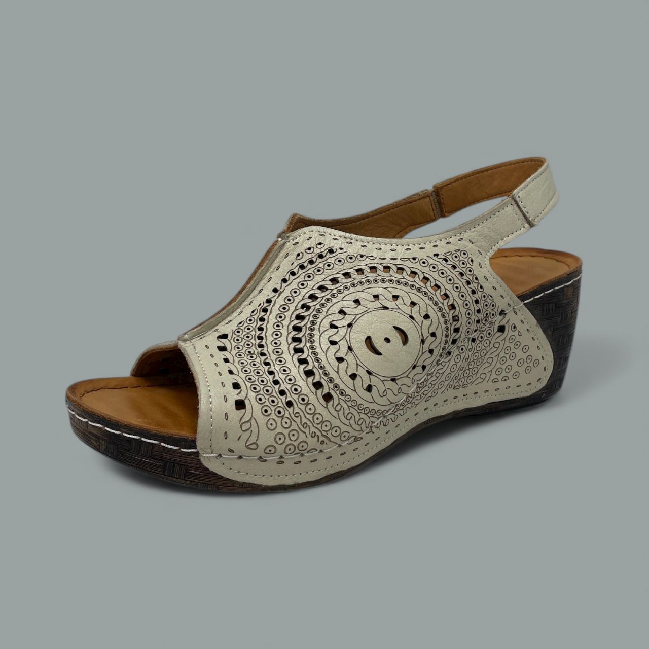 LA PINTA - ARTISAN COMFORT WEDGE - SIZE 36 - BEIGE