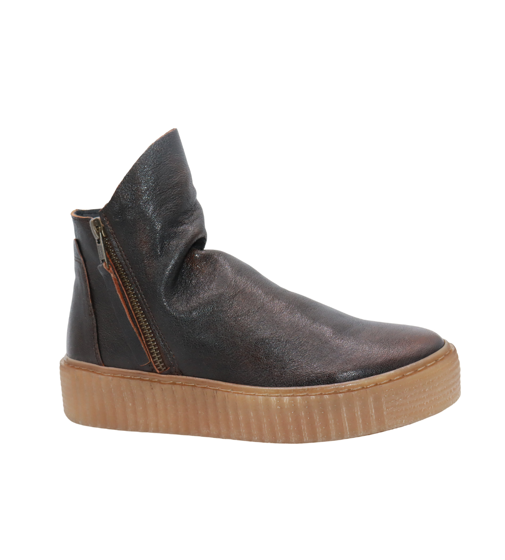 Eric Michael Zelda in Brown — view 1