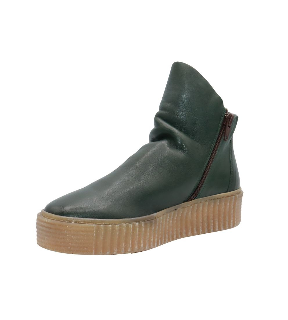 Eric Michael Zelda in Green — view 4
