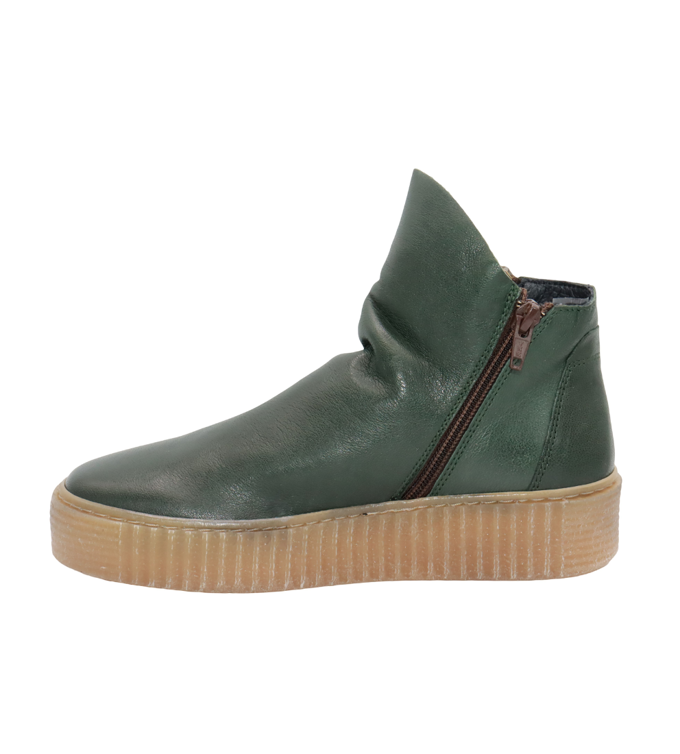 Eric Michael Zelda in Green — view 5