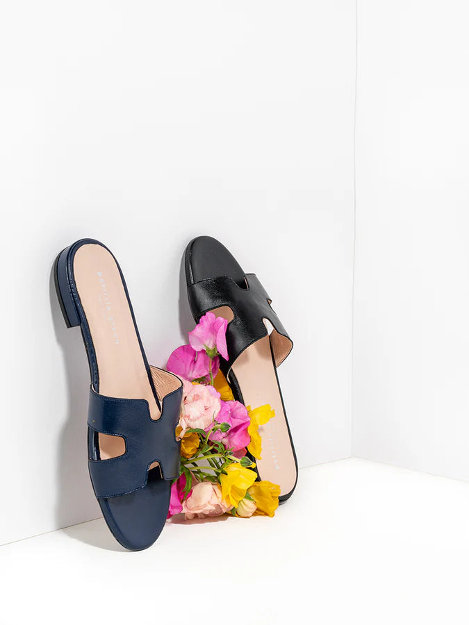 PATRICIA GREEN - HALLIE FLAT SANDAL - SIZE 10 - BLACK LEATHER